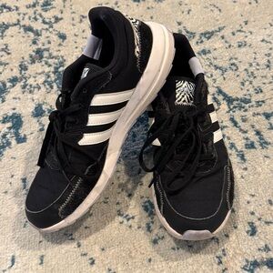 Adidas Retrorun Zebra accent black men’s  size 8 Running Shoes athletic active